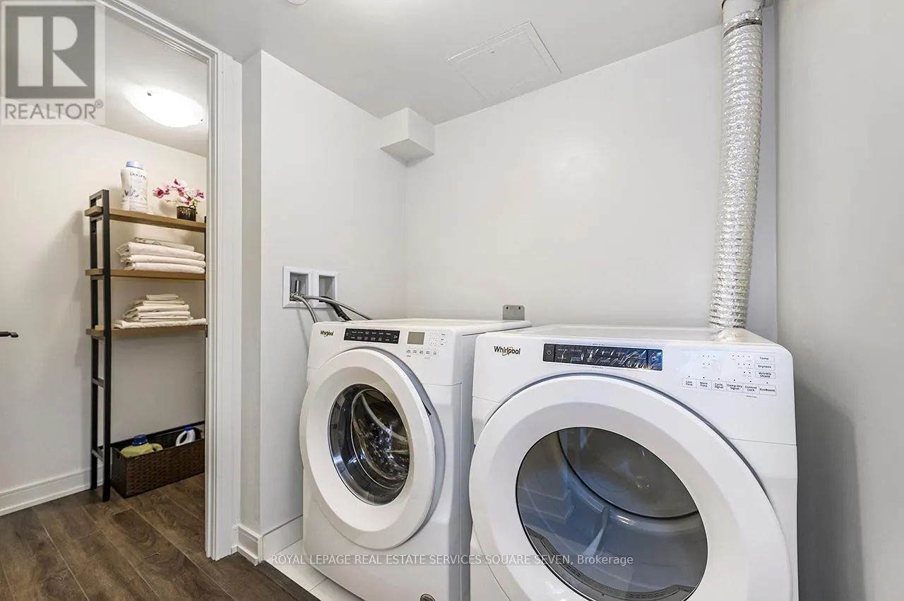 TH 105 - 8010 DERRY ROAD W