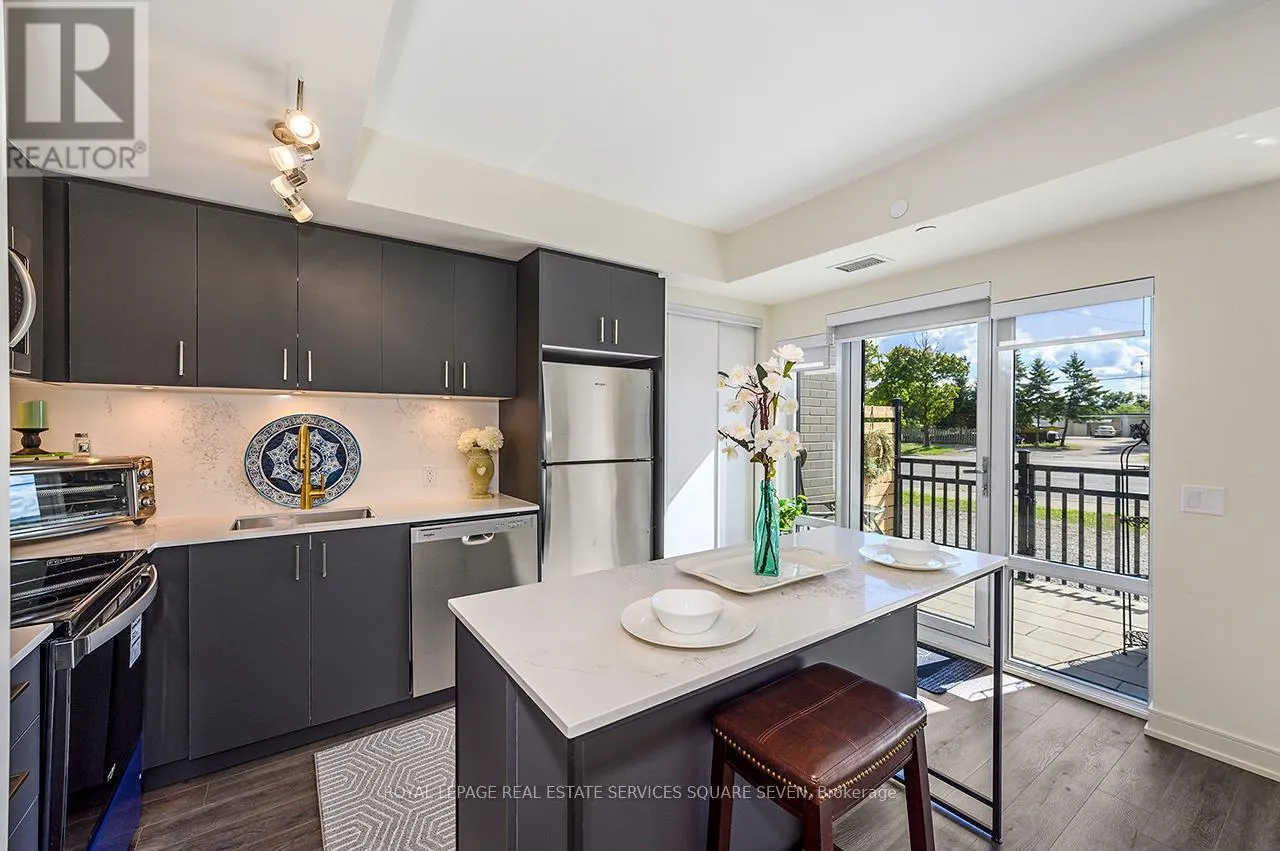 TH 105 - 8010 DERRY ROAD W