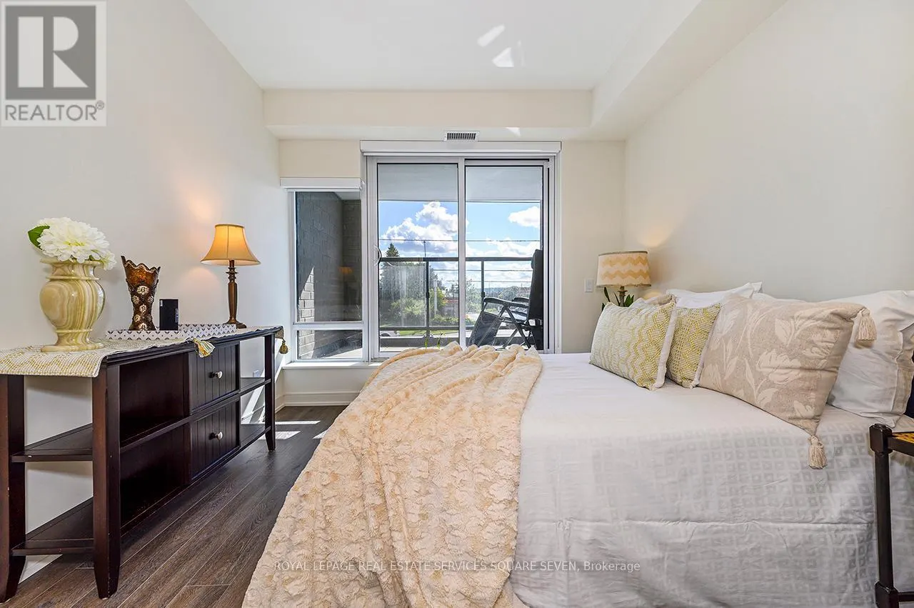 TH 105 - 8010 DERRY ROAD W
