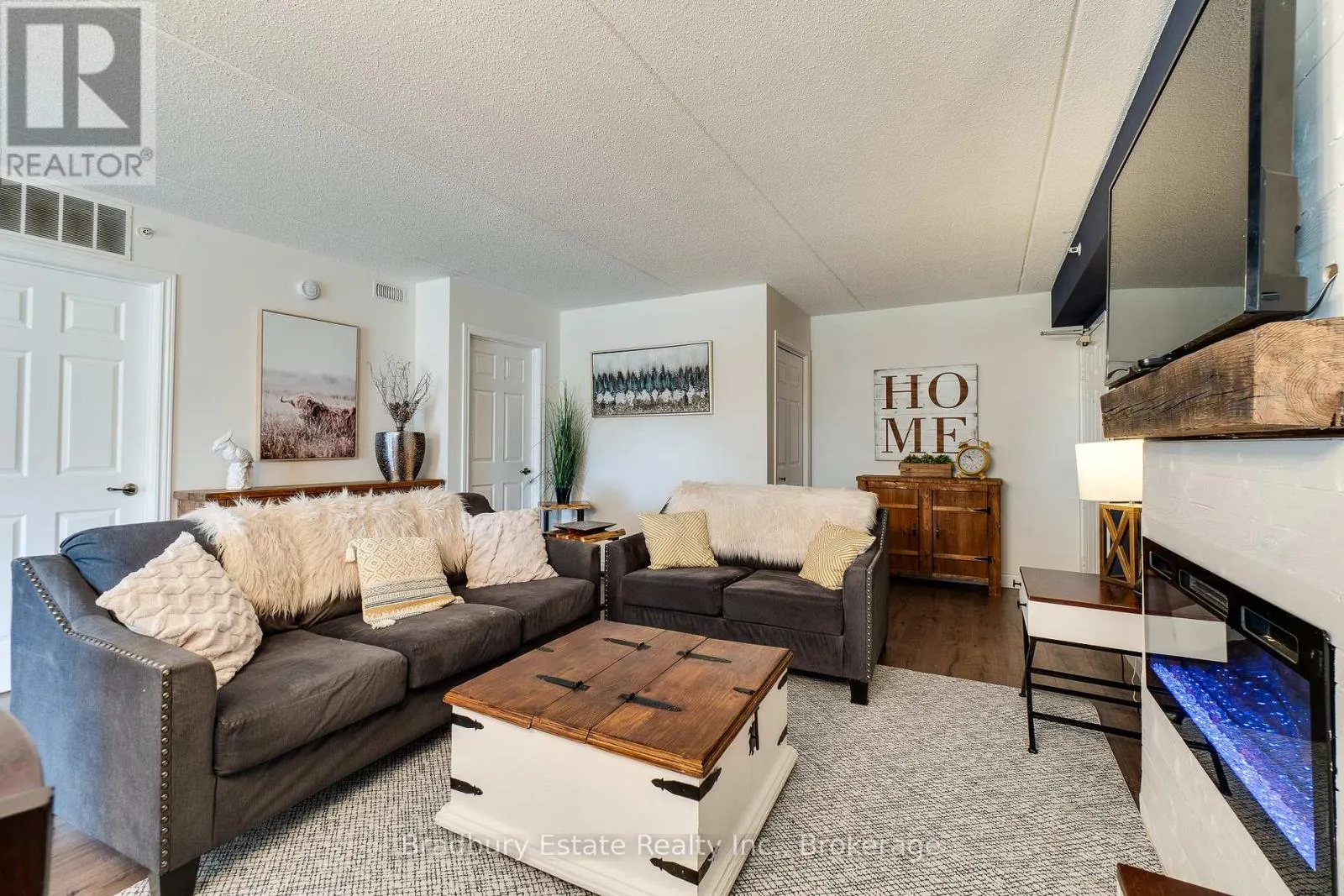305 - 2045 APPLEBY LINE, #305
