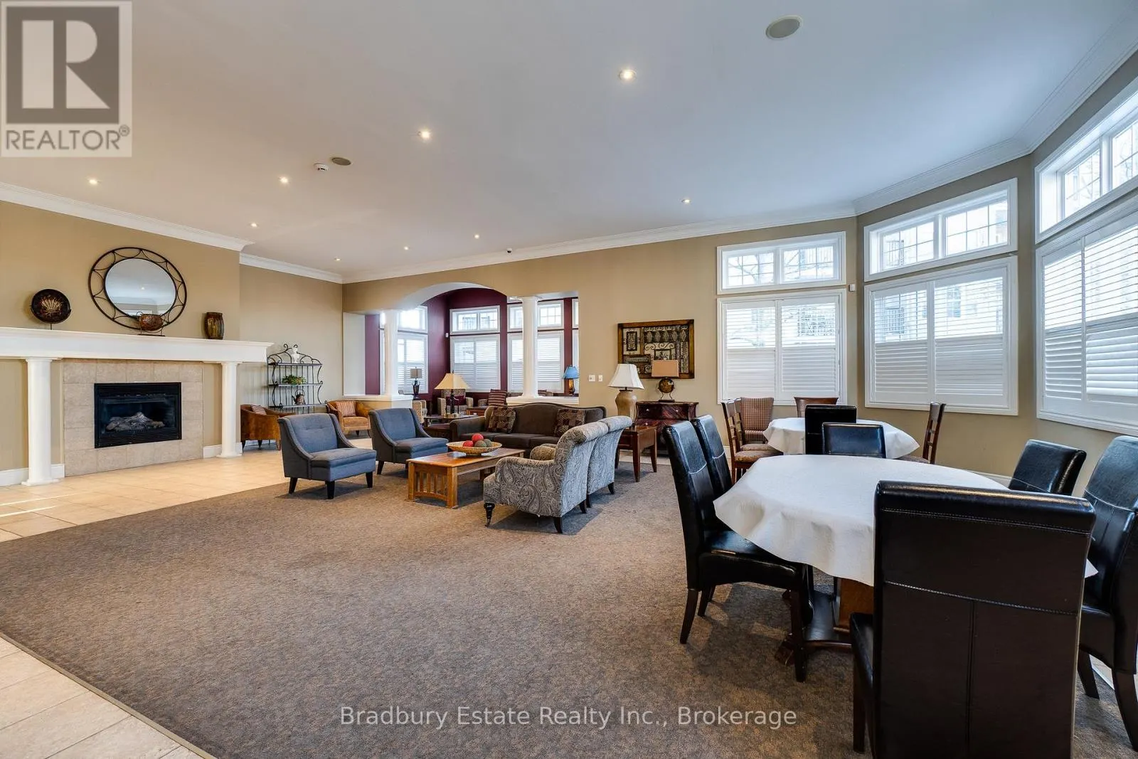 305 - 2045 APPLEBY LINE, #305