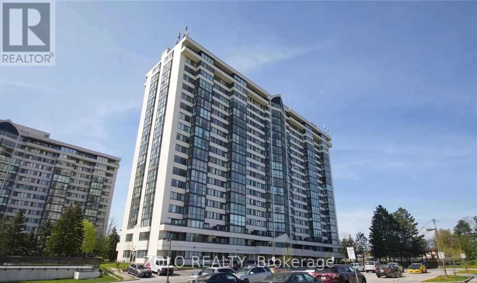 1707 - 10 MARKBROOK LANE