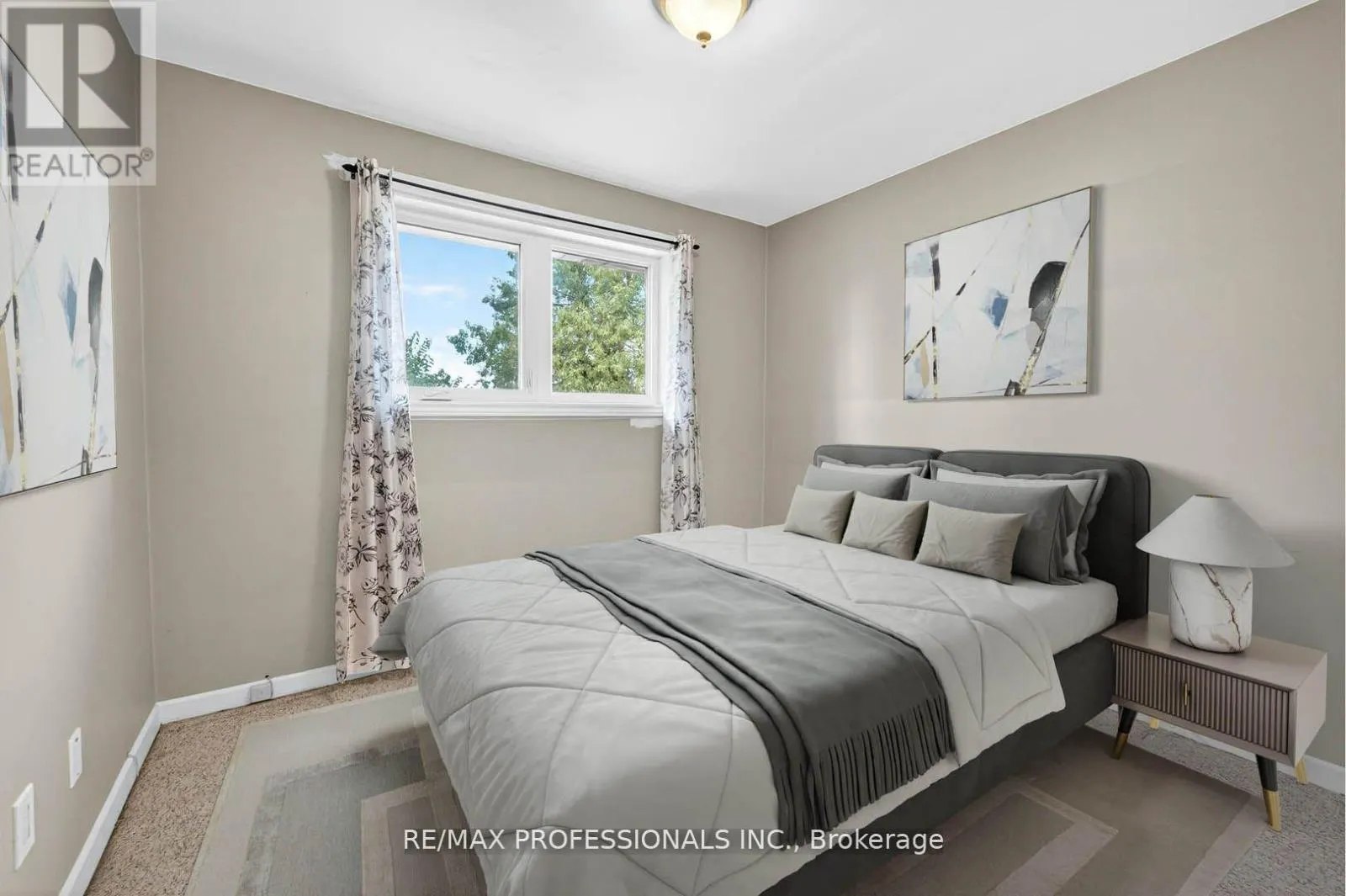 1784 SANDGATE CRESCENT