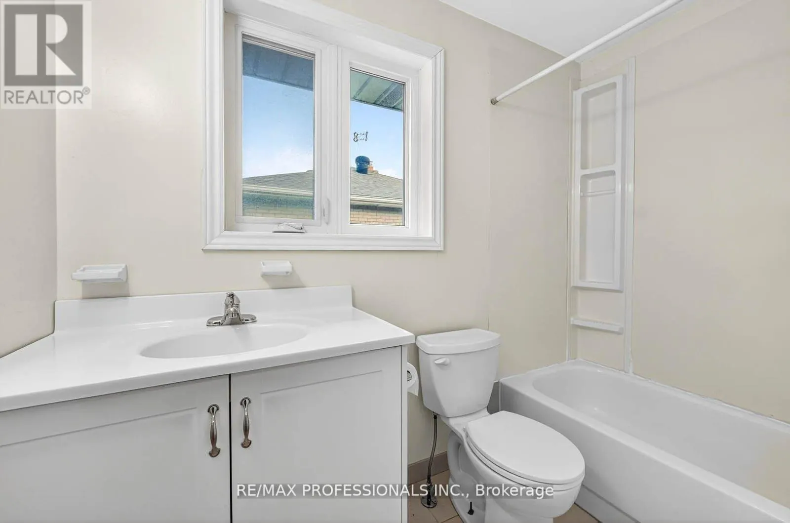 1784 SANDGATE CRESCENT