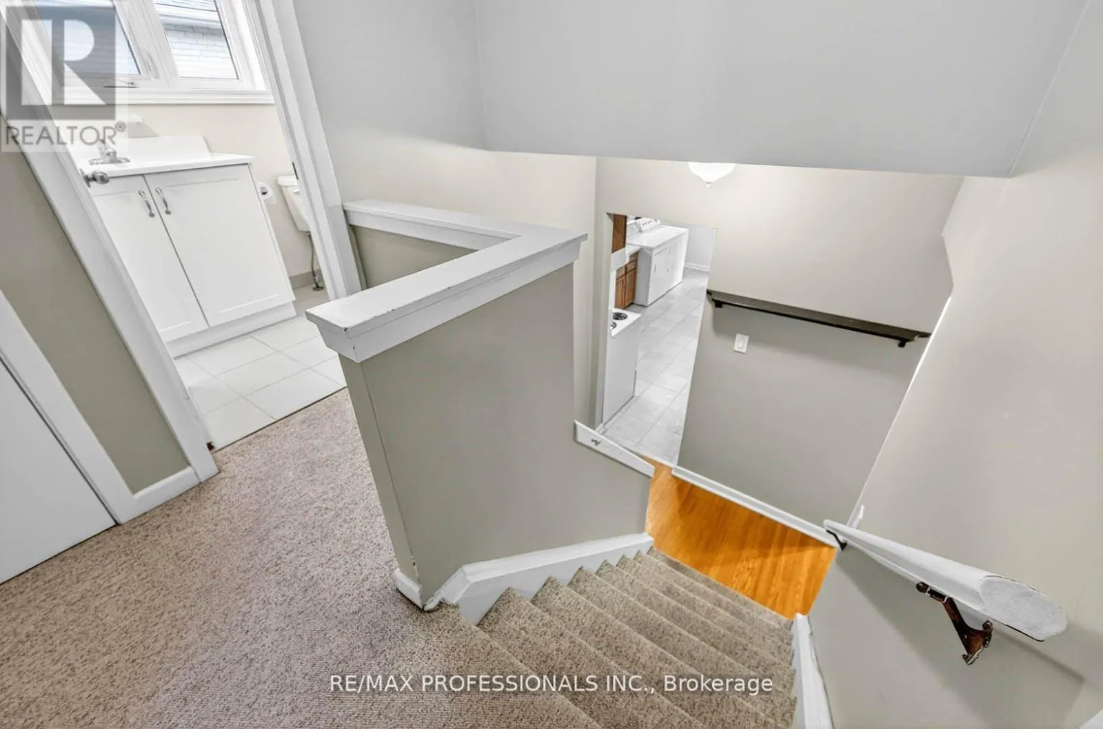 1784 SANDGATE CRESCENT