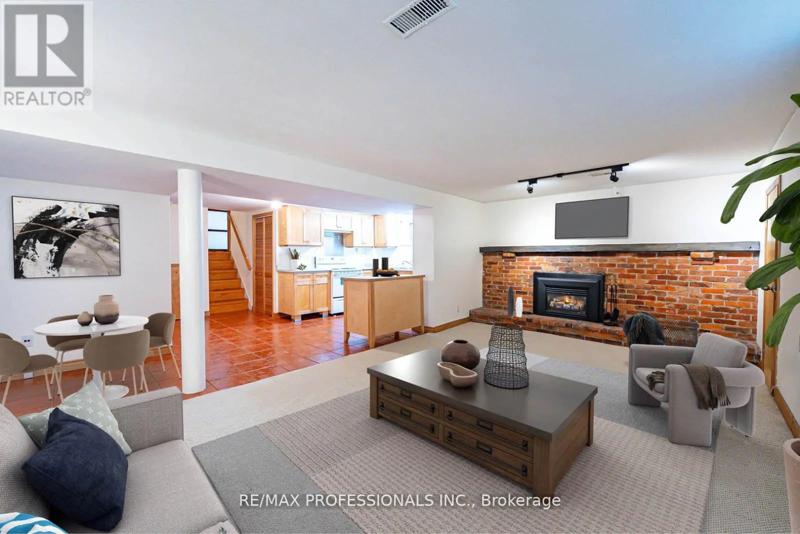 1784 SANDGATE CRESCENT