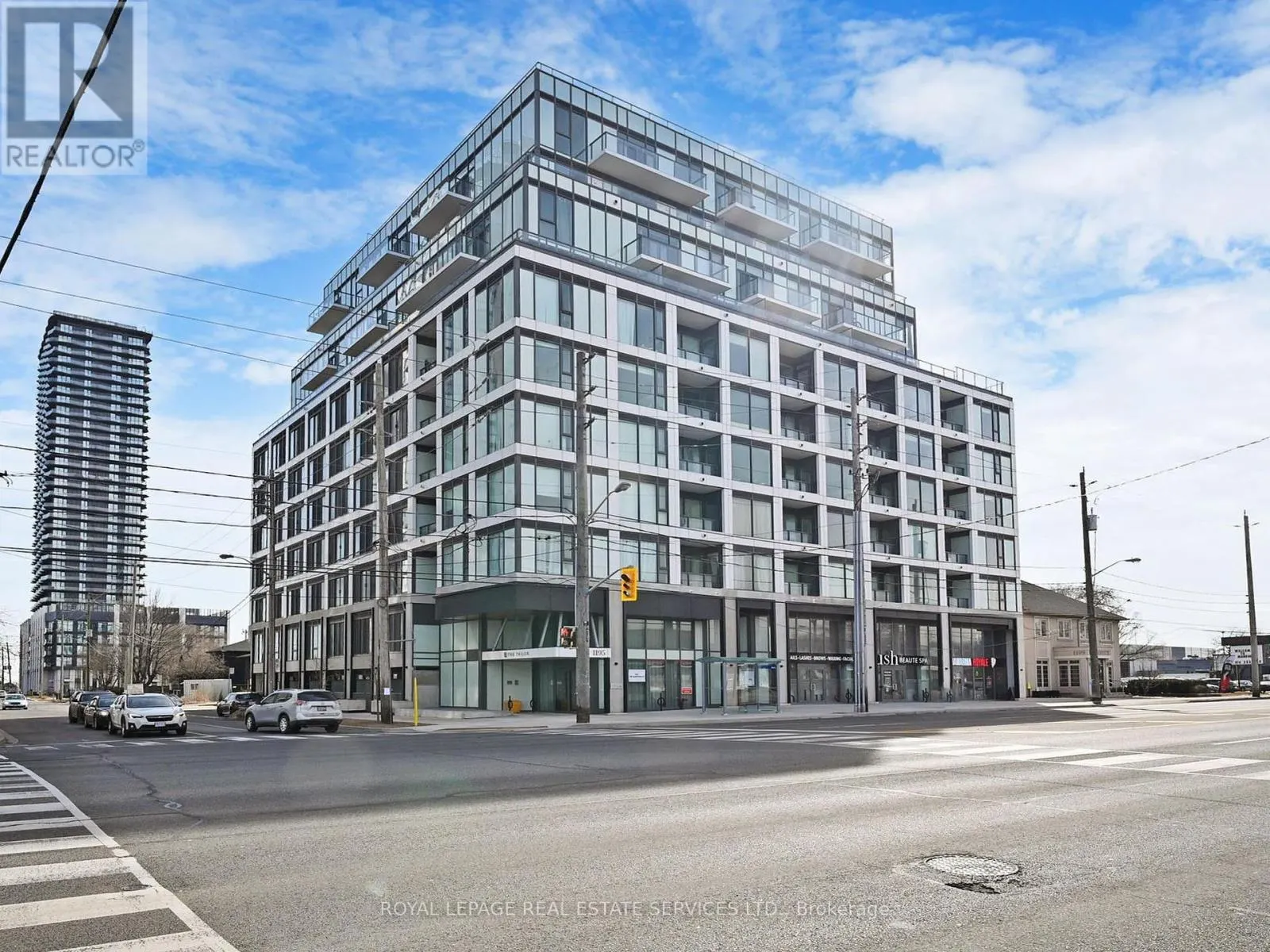 413 - 1195 THE QUEENSWAY