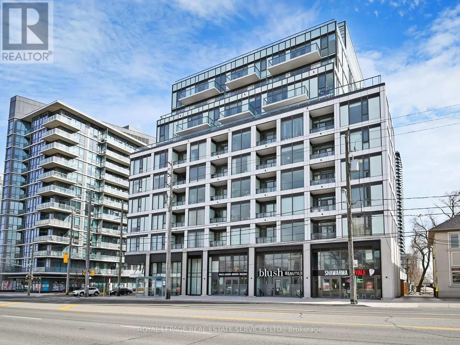 413 - 1195 THE QUEENSWAY