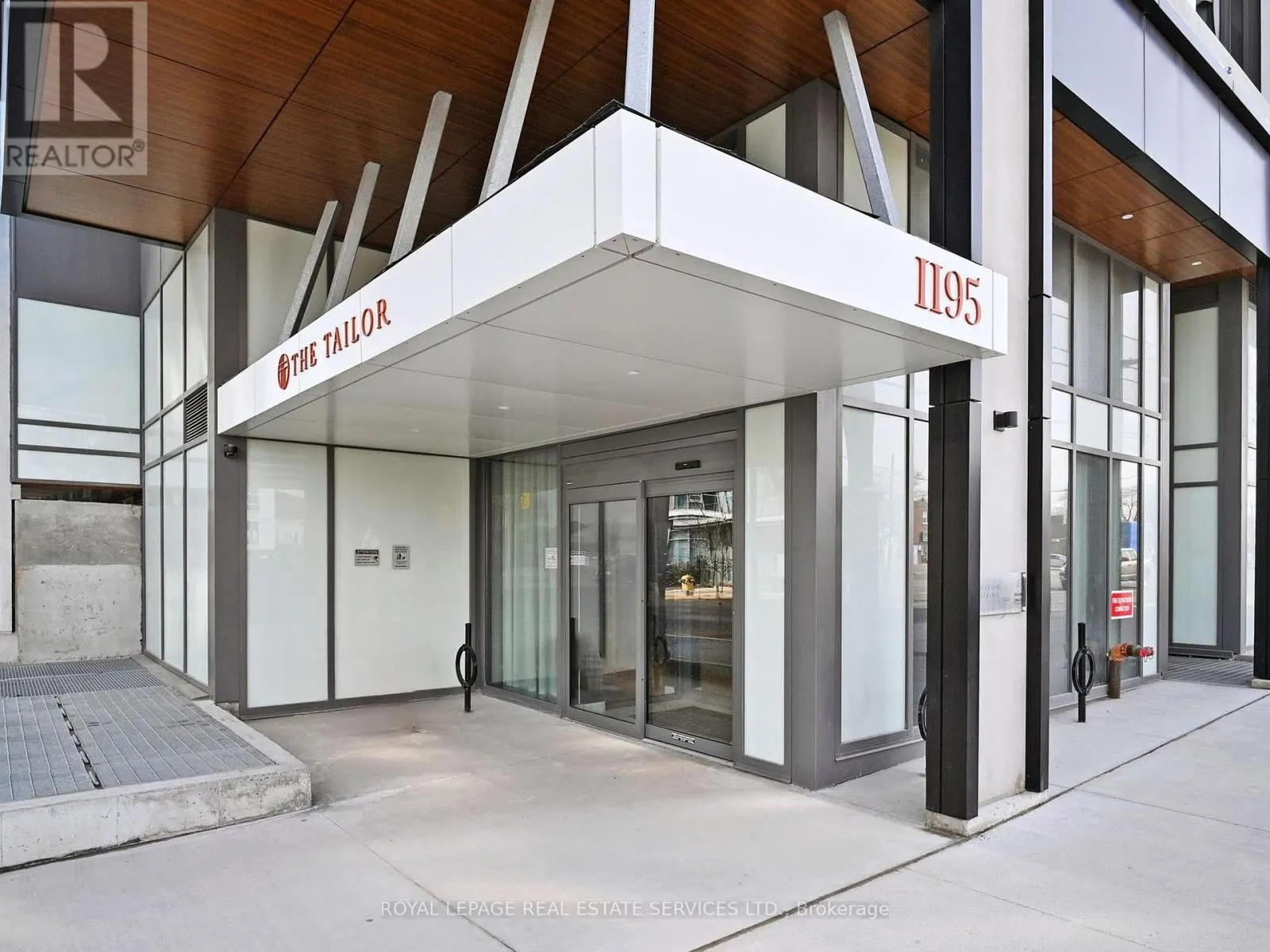 413 - 1195 THE QUEENSWAY