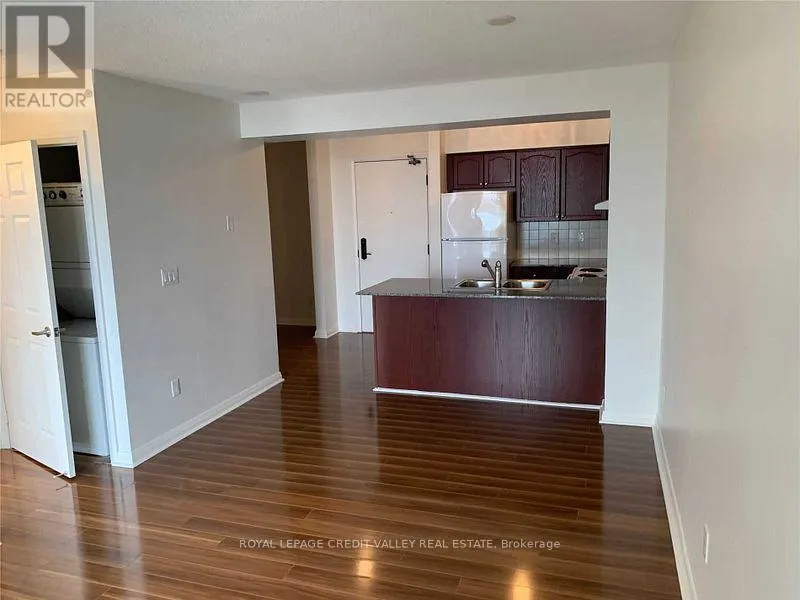 503 - 220 FORUM DRIVE
