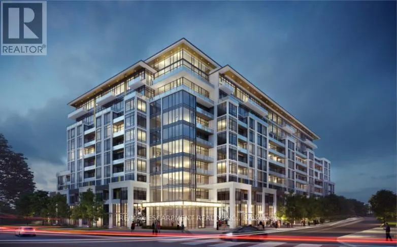 225 - 405 DUNDAS STREET W