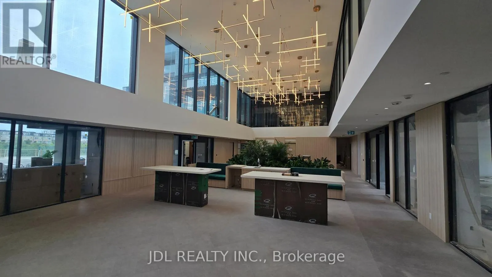 1004 - 3079 TRAFALGAR ROAD