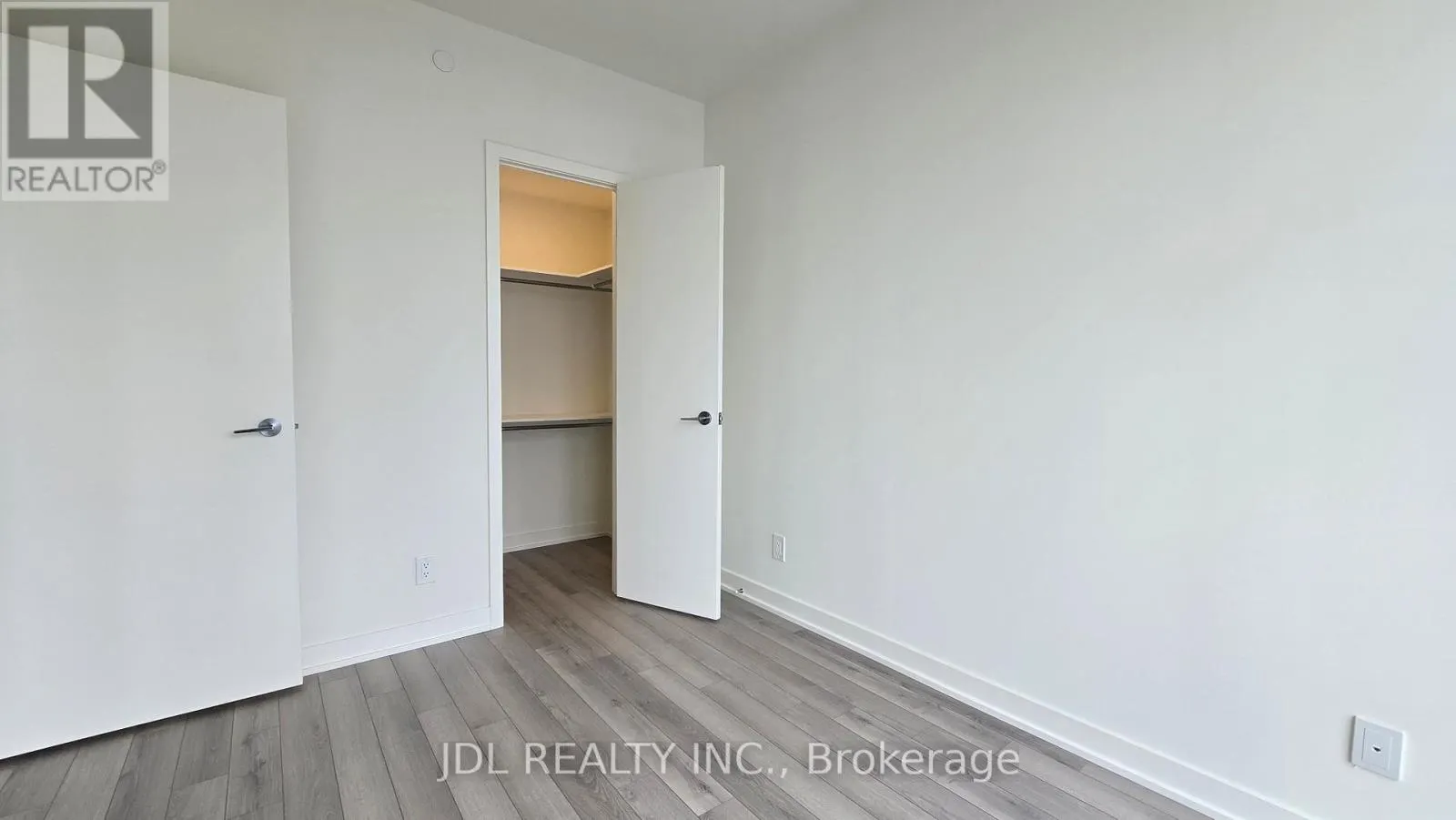 1004 - 3079 TRAFALGAR ROAD