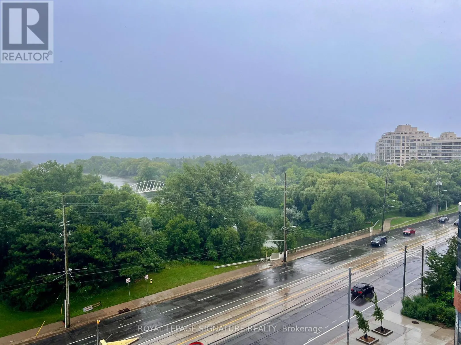 802 - 2200 LAKESHORE BOULEVARD W