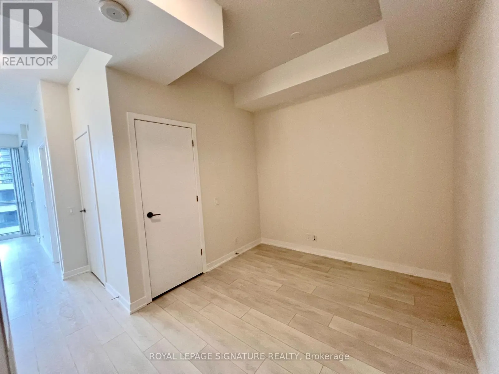 802 - 2200 LAKESHORE BOULEVARD W
