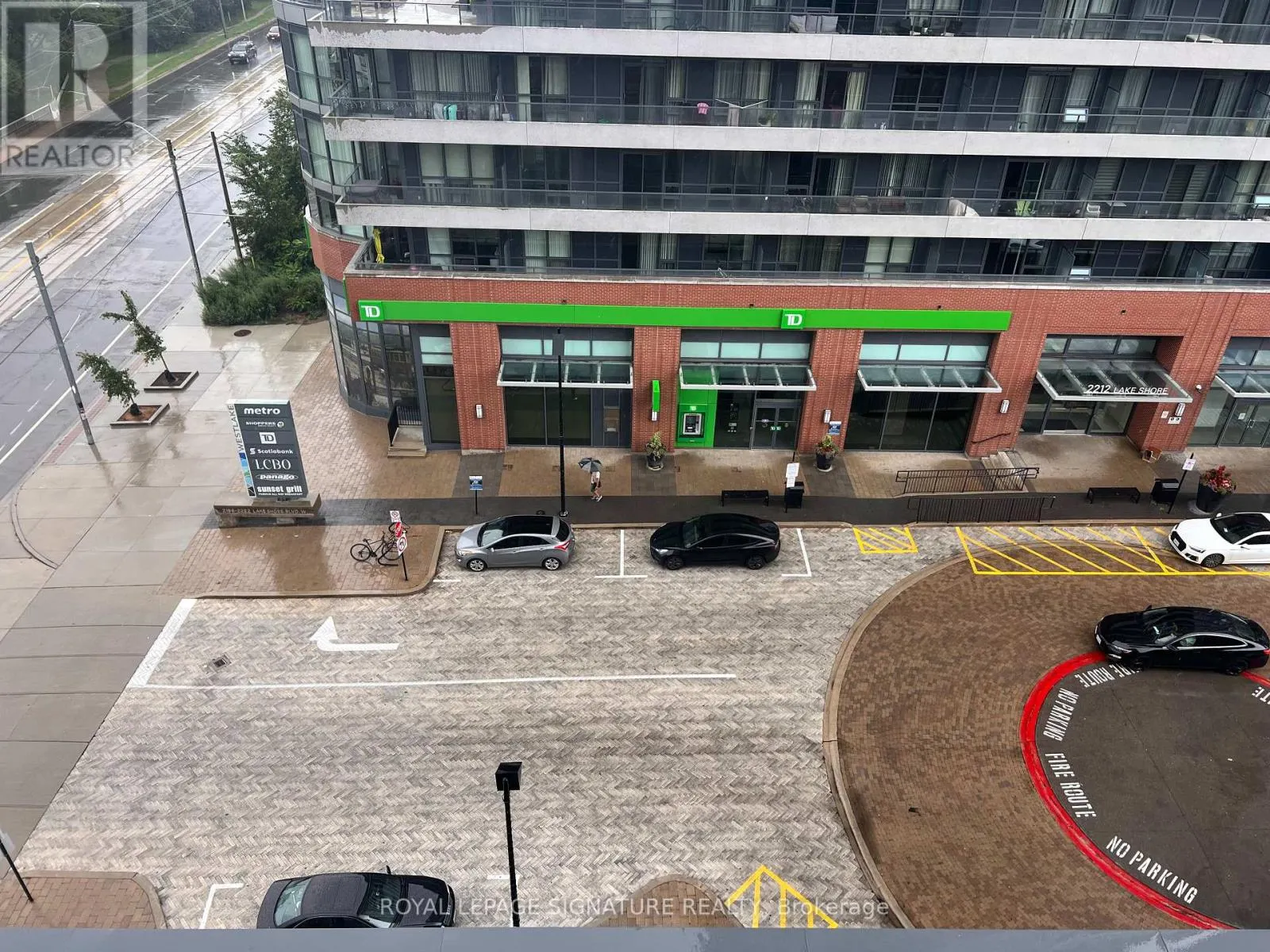 802 - 2200 LAKESHORE BOULEVARD W