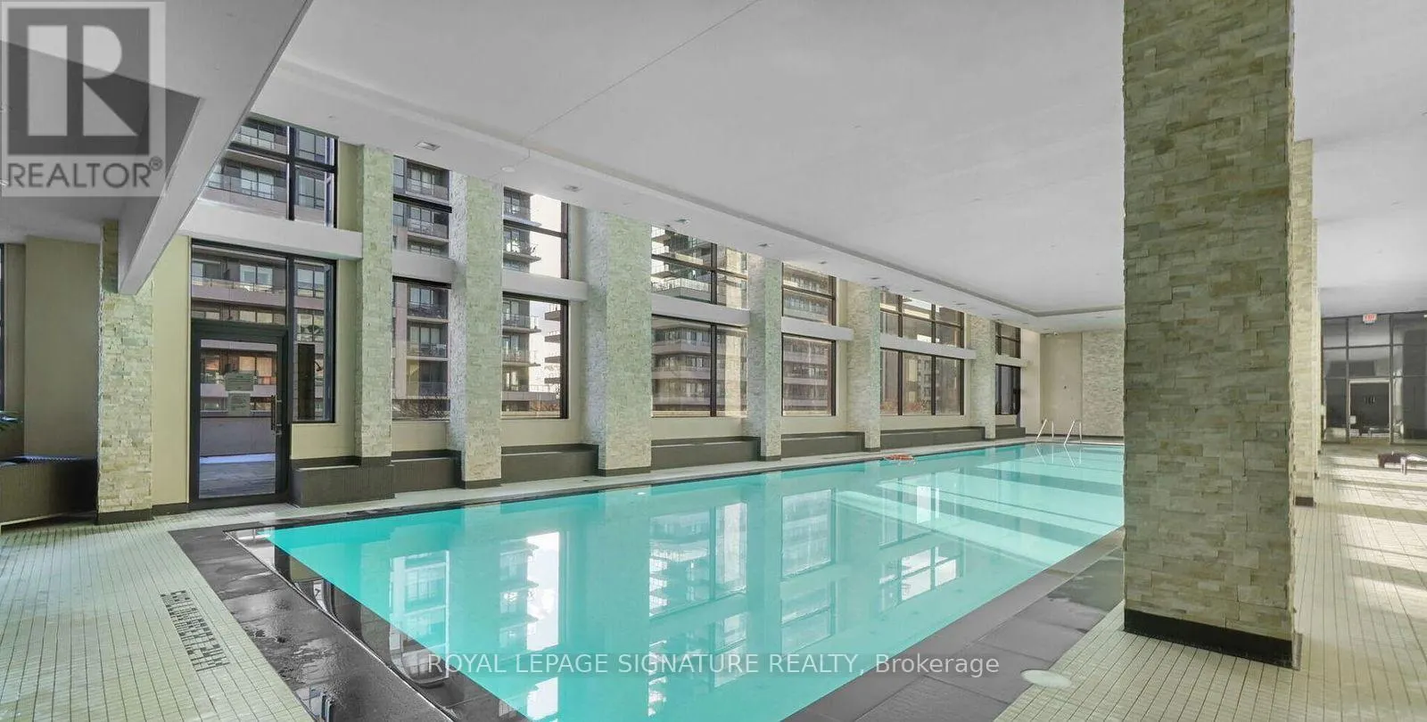 802 - 2200 LAKESHORE BOULEVARD W