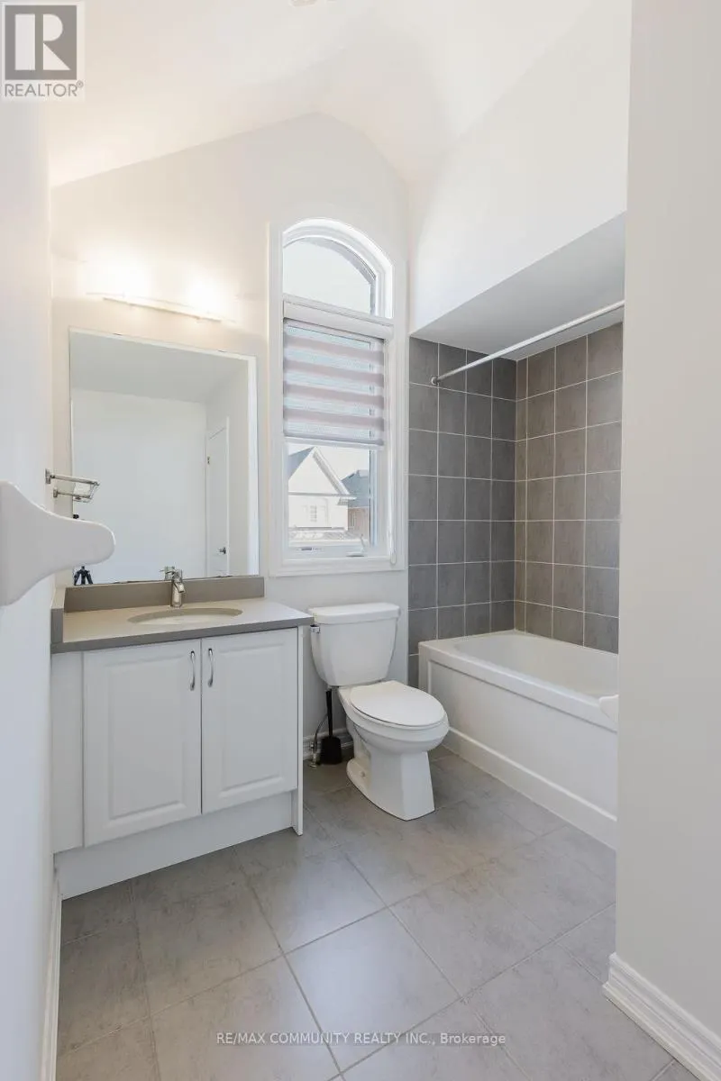 100 FOLGATE CRESCENT