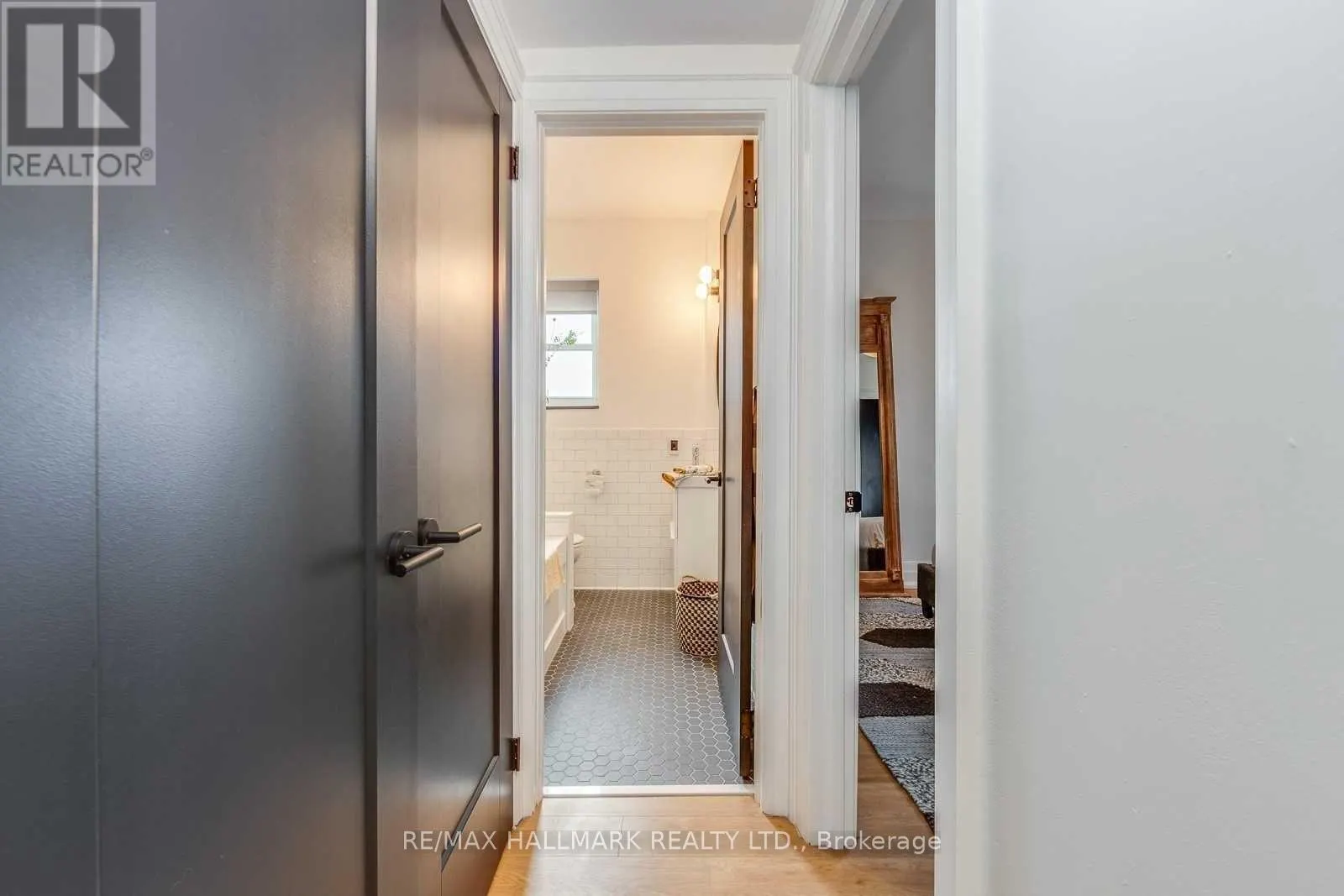 302 - 1340 KING STREET W