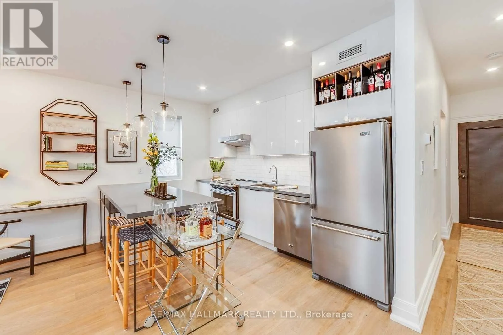 302 - 1340 KING STREET W