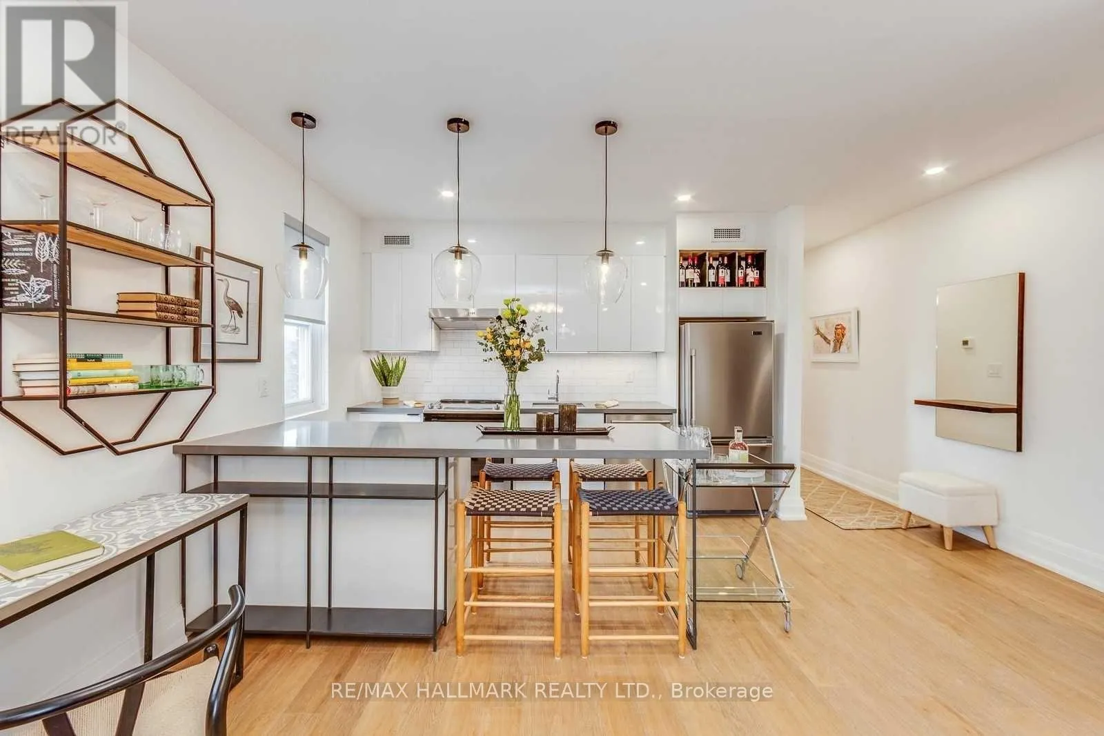 302 - 1340 KING STREET W