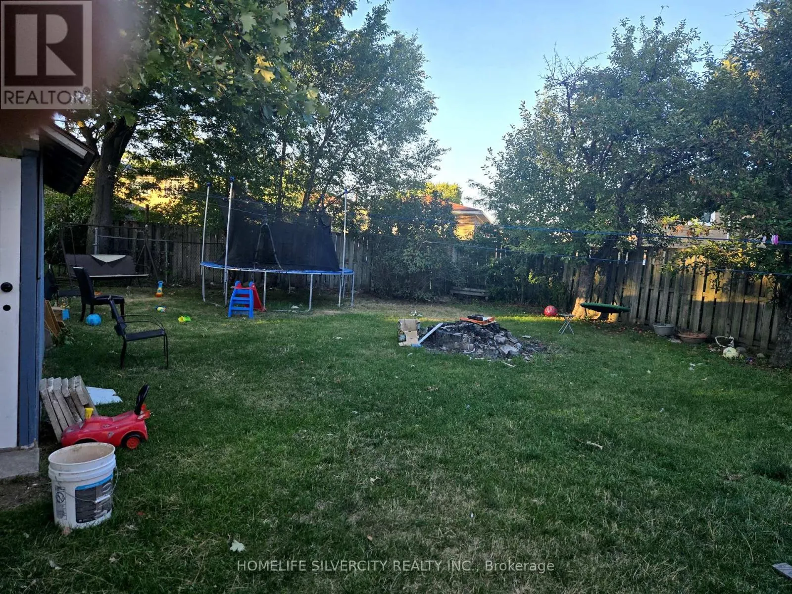 7585 WRENWOOD CRESCENT