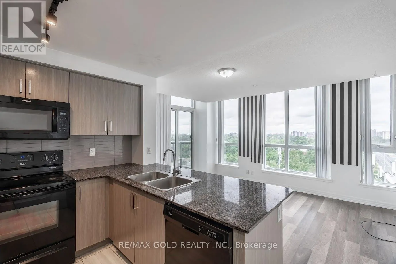 1105 - 80 ESTHER LORRIE DRIVE