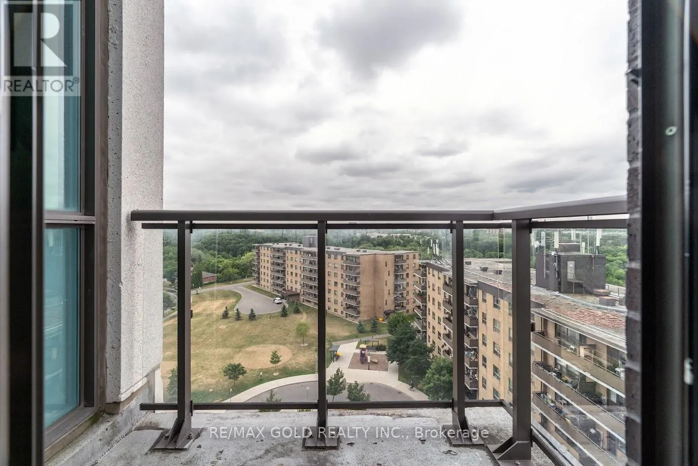 1105 - 80 ESTHER LORRIE DRIVE