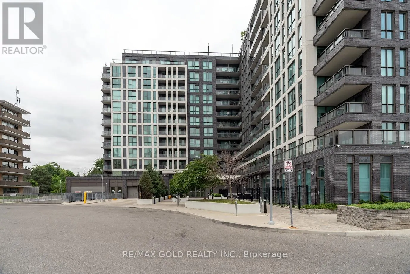 1105 - 80 ESTHER LORRIE DRIVE