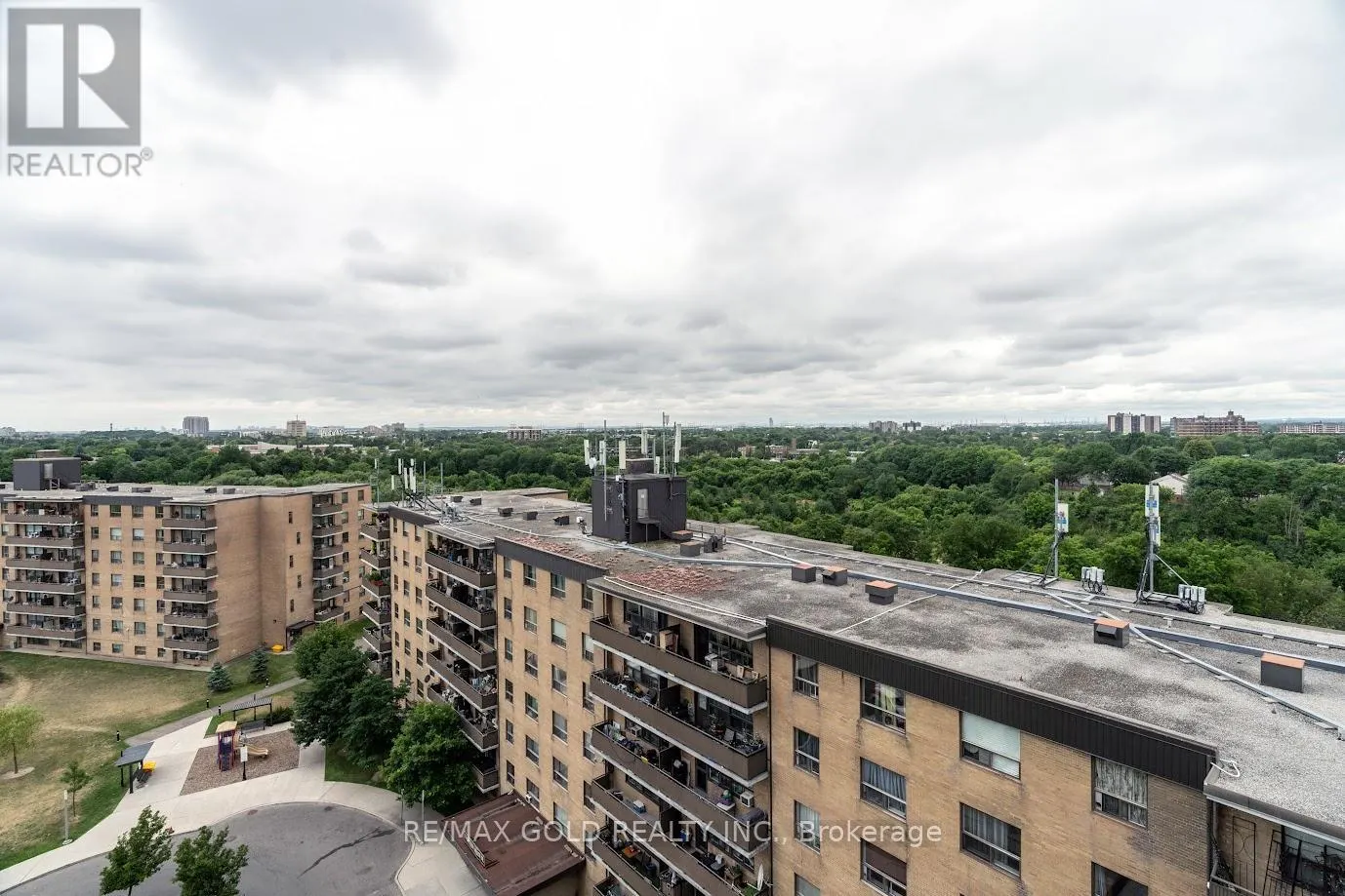 1105 - 80 ESTHER LORRIE DRIVE