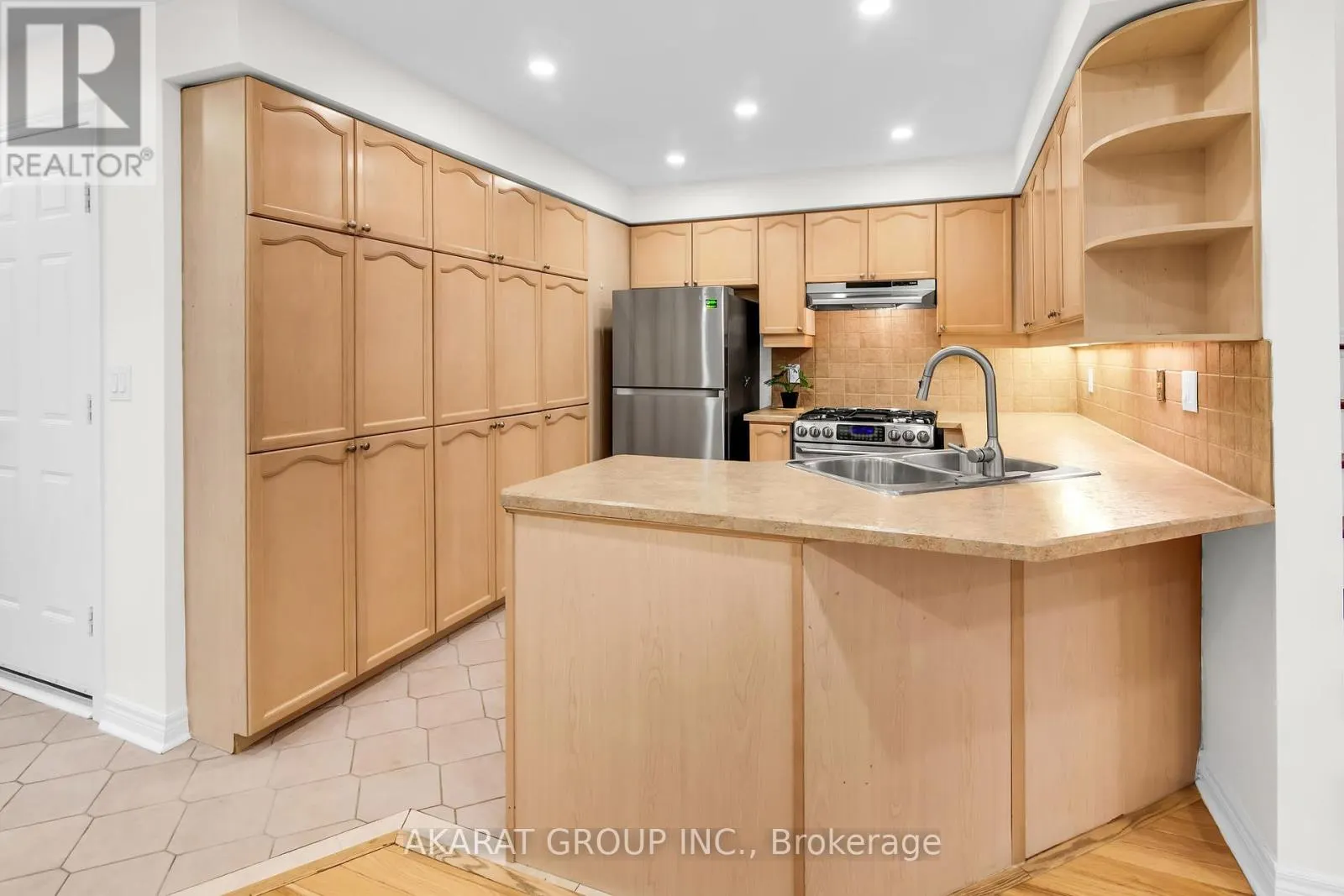 43 - 2250 ROCKINGHAM DRIVE
