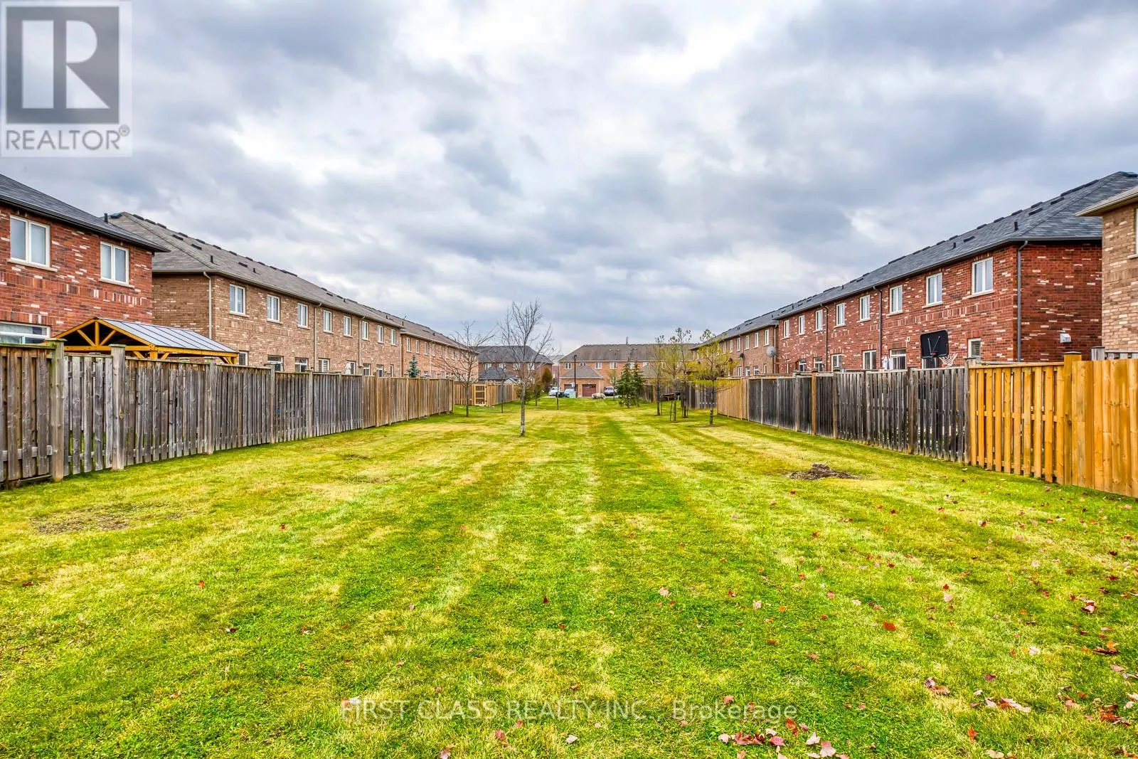39 - 651 FARMSTEAD DRIVE