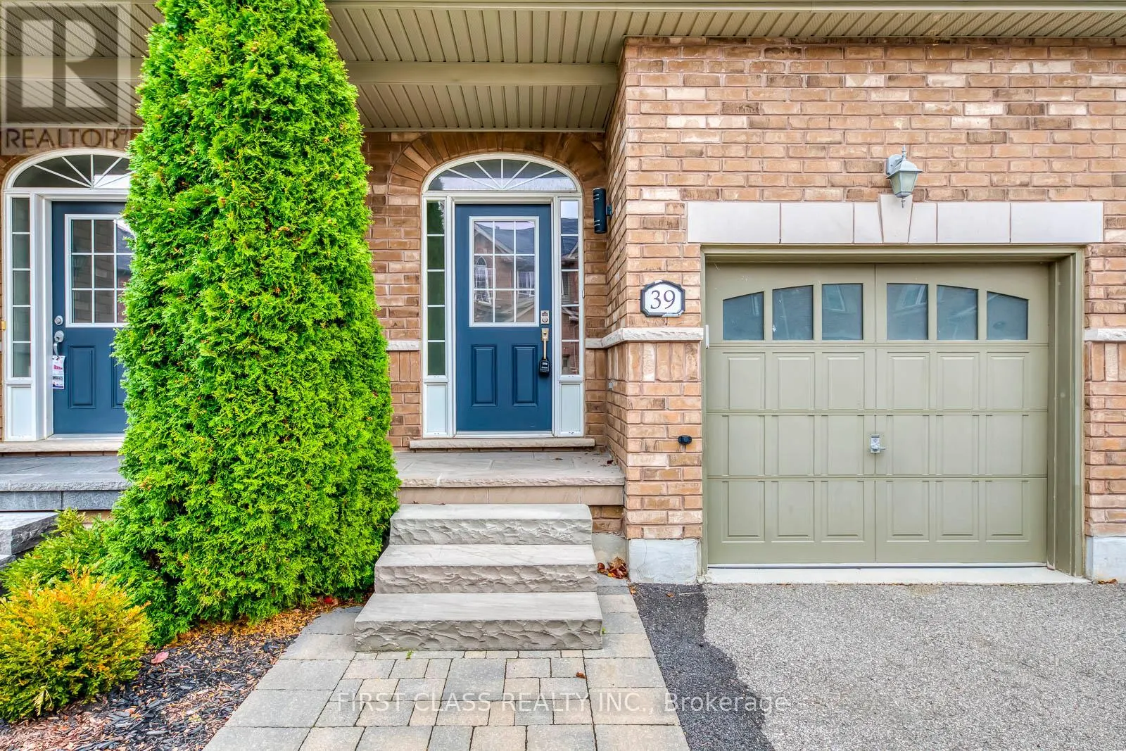 39 - 651 FARMSTEAD DRIVE