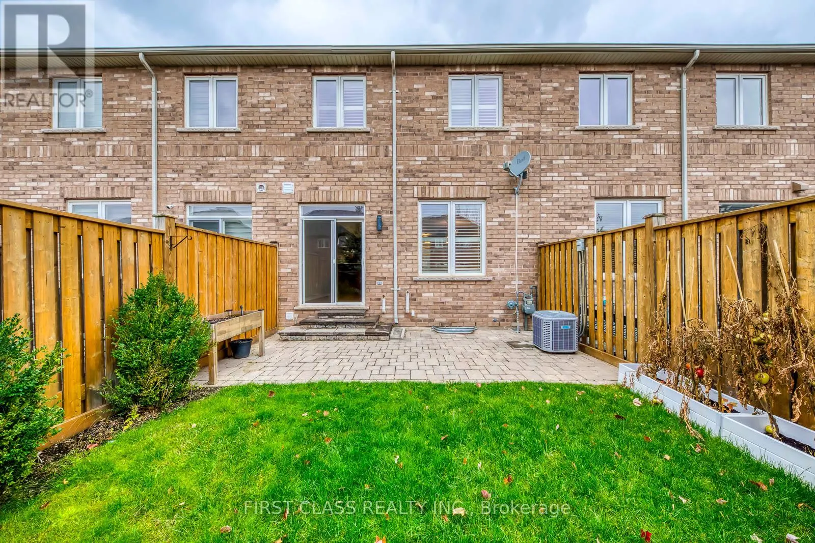 39 - 651 FARMSTEAD DRIVE