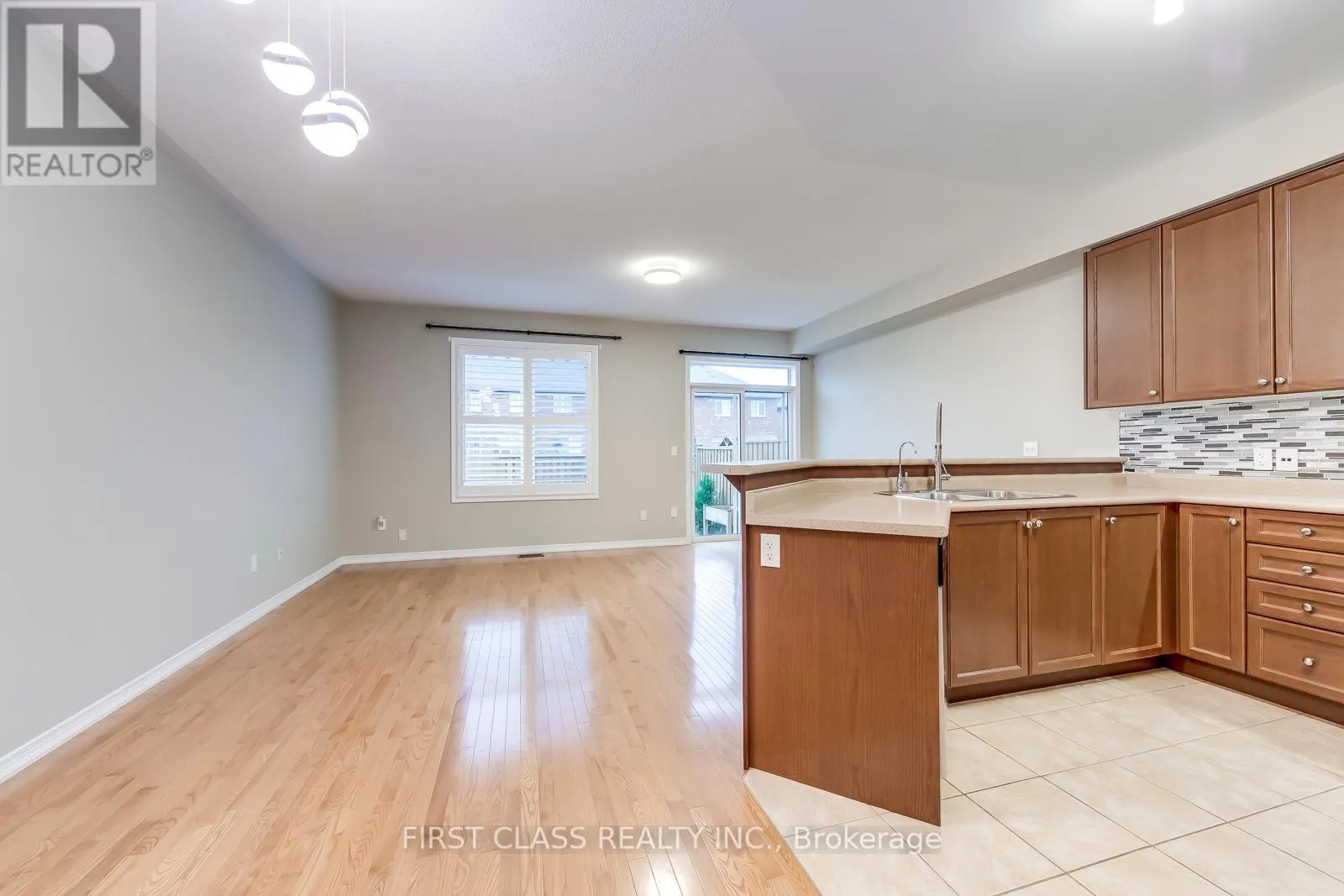 39 - 651 FARMSTEAD DRIVE