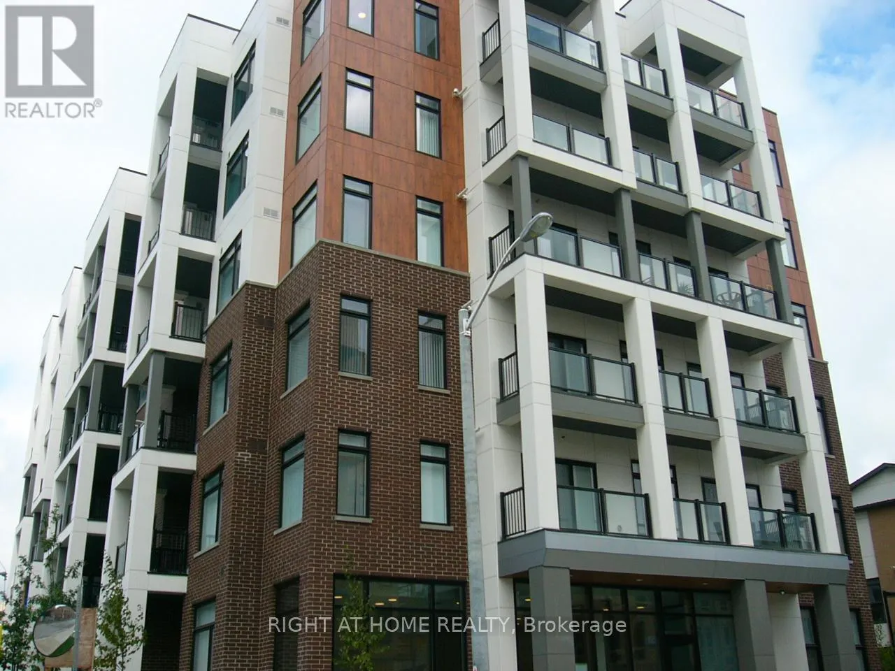 207 - 160 CANON JACKSON DRIVE