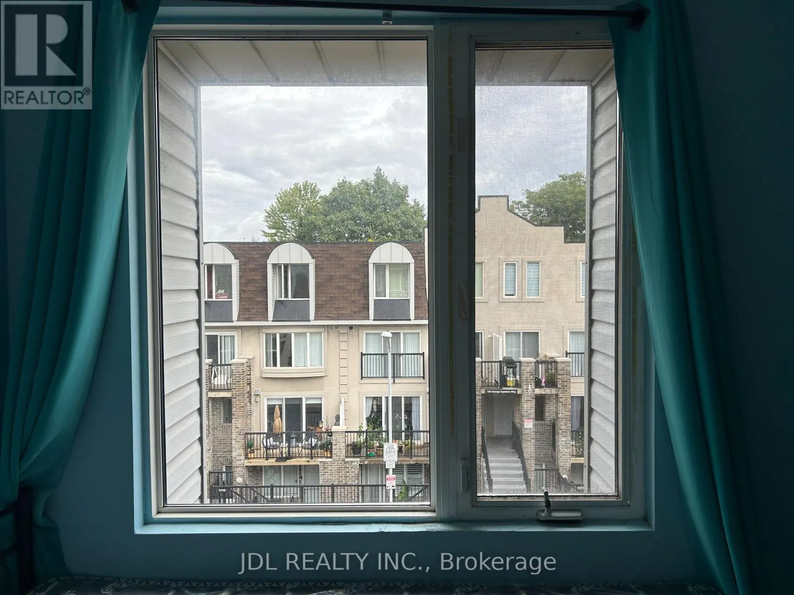1013 - 85 GEORGE APPLETON WAY