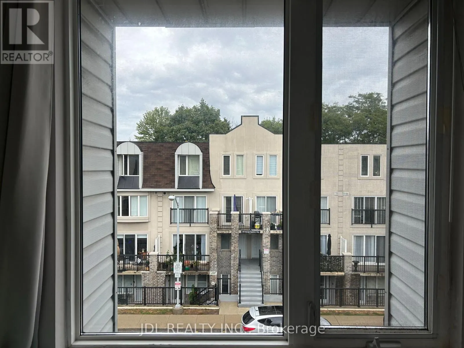 1013 - 85 GEORGE APPLETON WAY