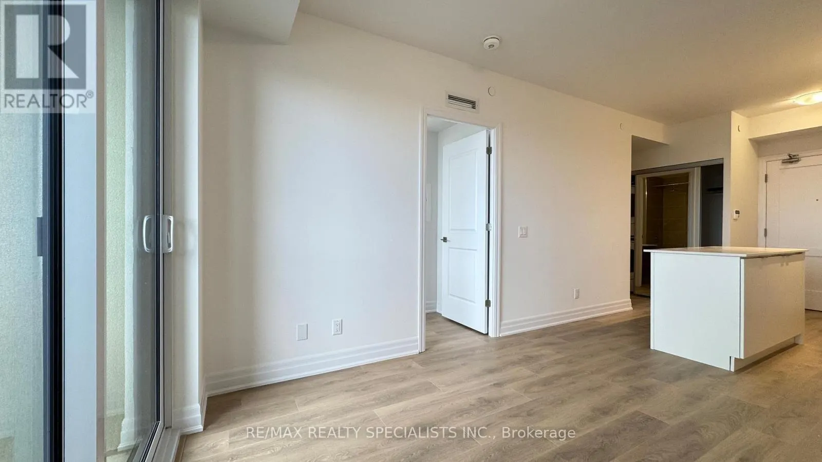 3103 - 30 ELM DRIVE W