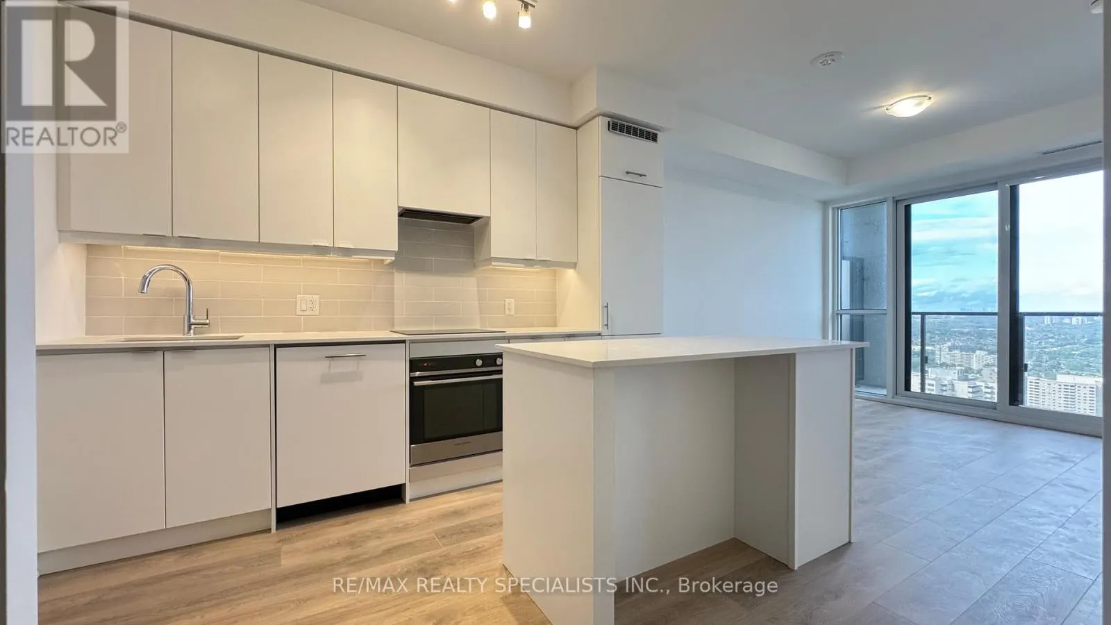 3103 - 30 ELM DRIVE W