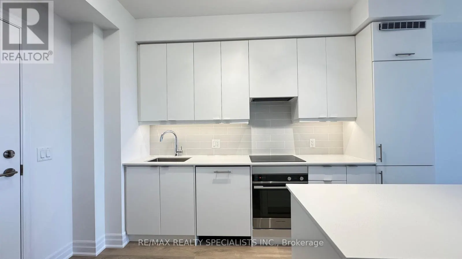 3103 - 30 ELM DRIVE W