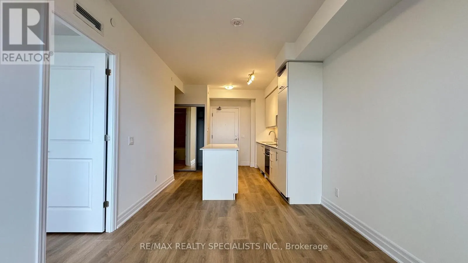 3103 - 30 ELM DRIVE W