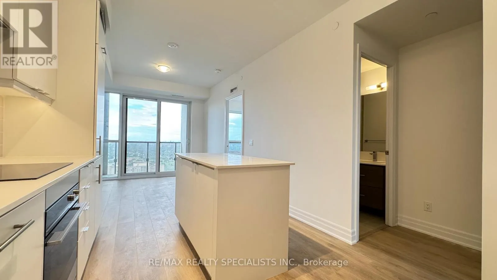 3103 - 30 ELM DRIVE W