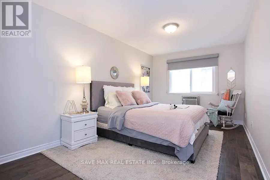 414 - 1450 GLEN ABBEY GATE