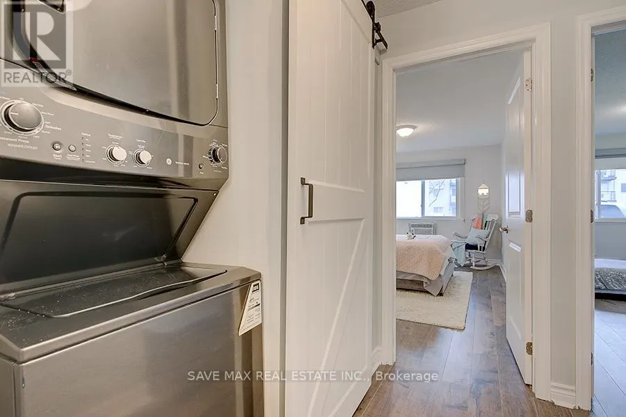 414 - 1450 GLEN ABBEY GATE
