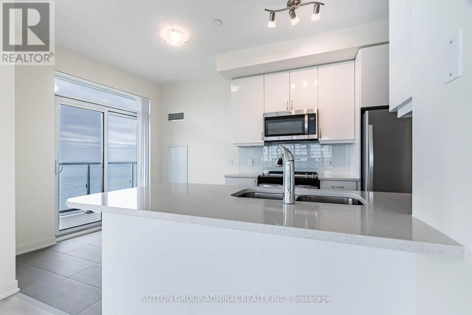 5302 - 38 ANNIE CRAIG DRIVE