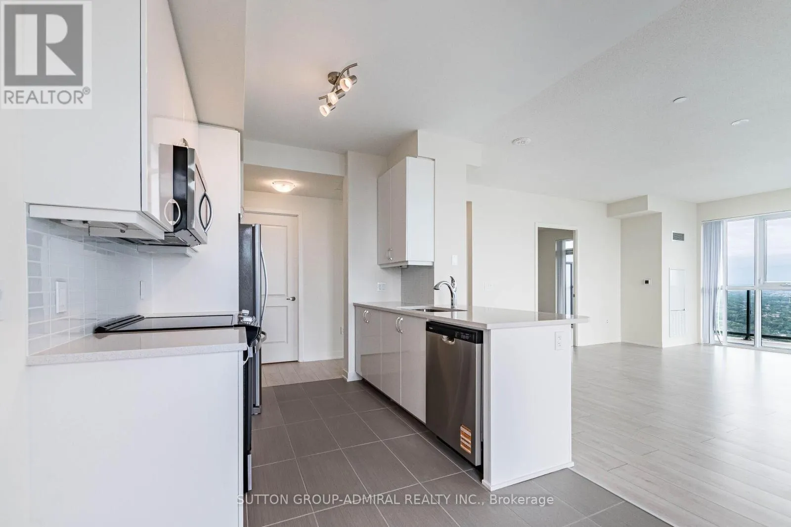 5302 - 38 ANNIE CRAIG DRIVE