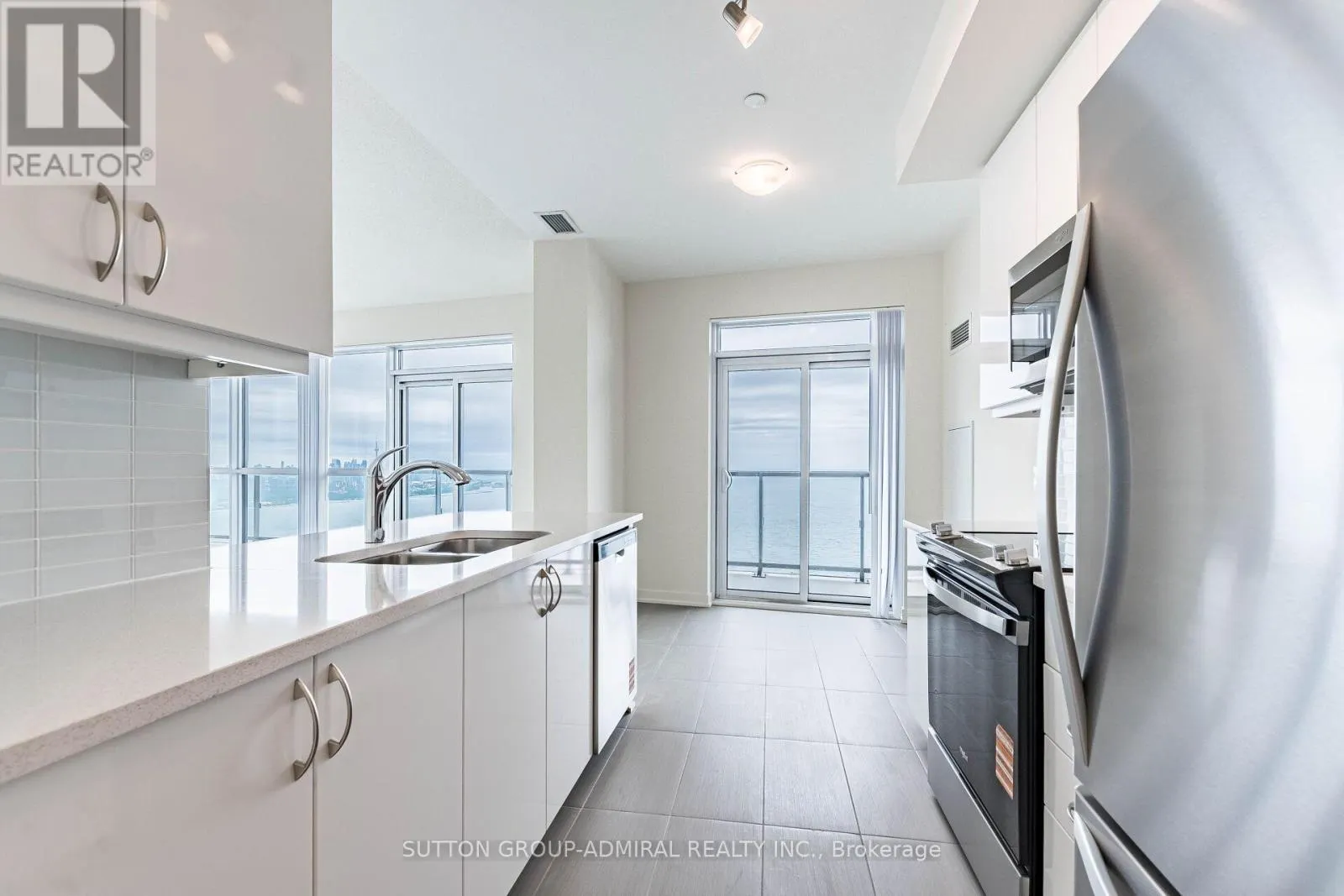 5302 - 38 ANNIE CRAIG DRIVE