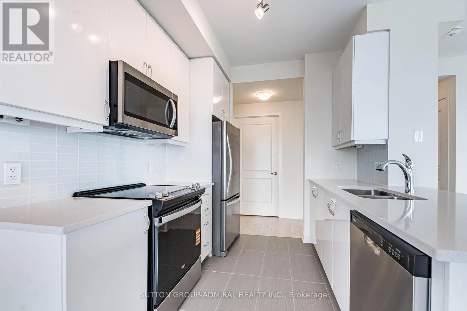 5302 - 38 ANNIE CRAIG DRIVE