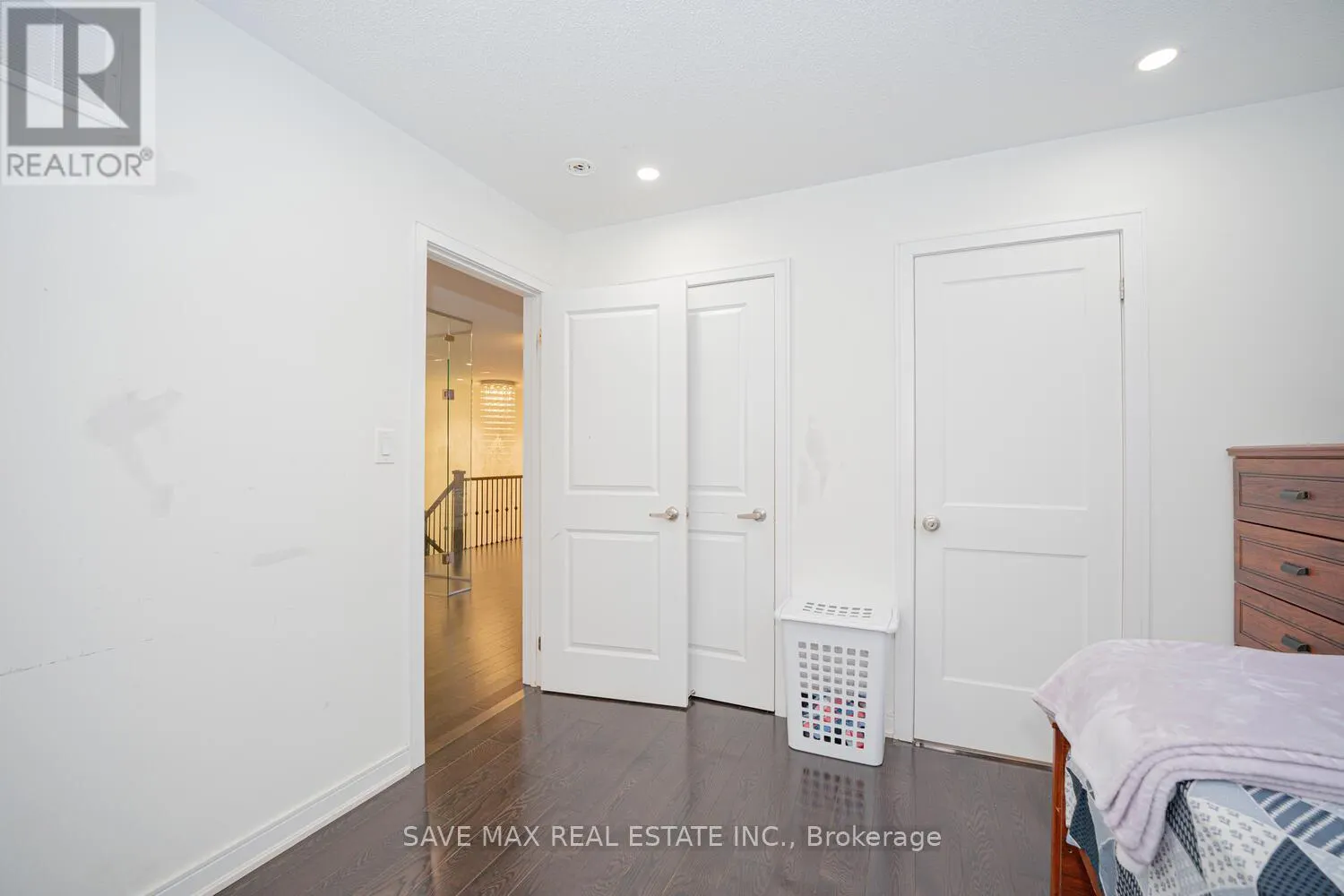 23 HENDRICKS CRESCENT